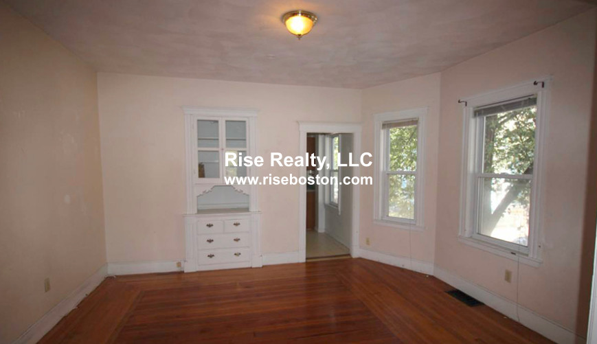3 bed, 1 bath apartment for rent at 296 Highland Ave Unit 1, Somerville — photo 2 of 9