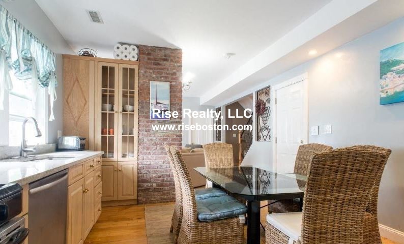 17 Holman St, Allston