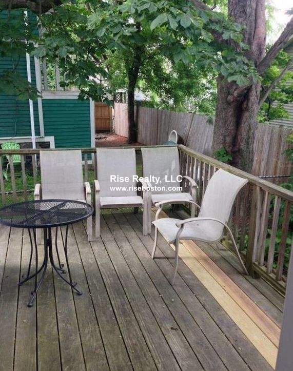 17 Holman St, Allston
