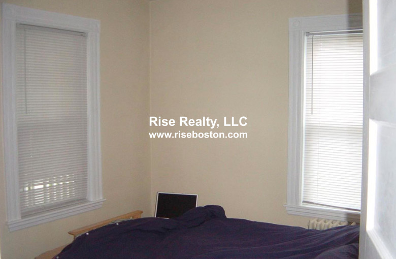 4 bed, 1 bath apartment for rent at 67 Marion St Unit 1, Somerville — photo 1 of 5