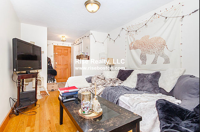 39 Charles St, Beacon Hill