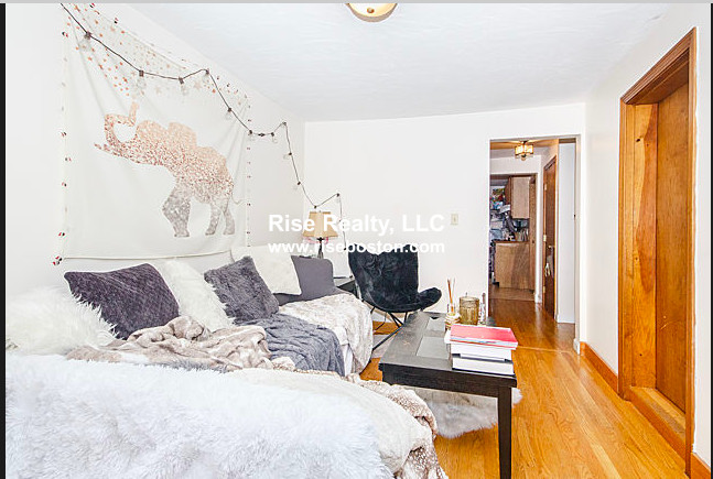 39 Charles St, Beacon Hill