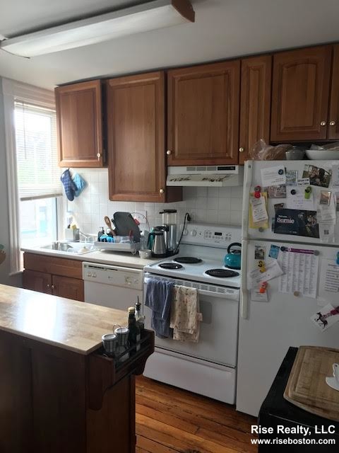 1 bed, 1 bath apartment for rent at 9 Magazine St Unit A2, Central Square — photo 2 of 5