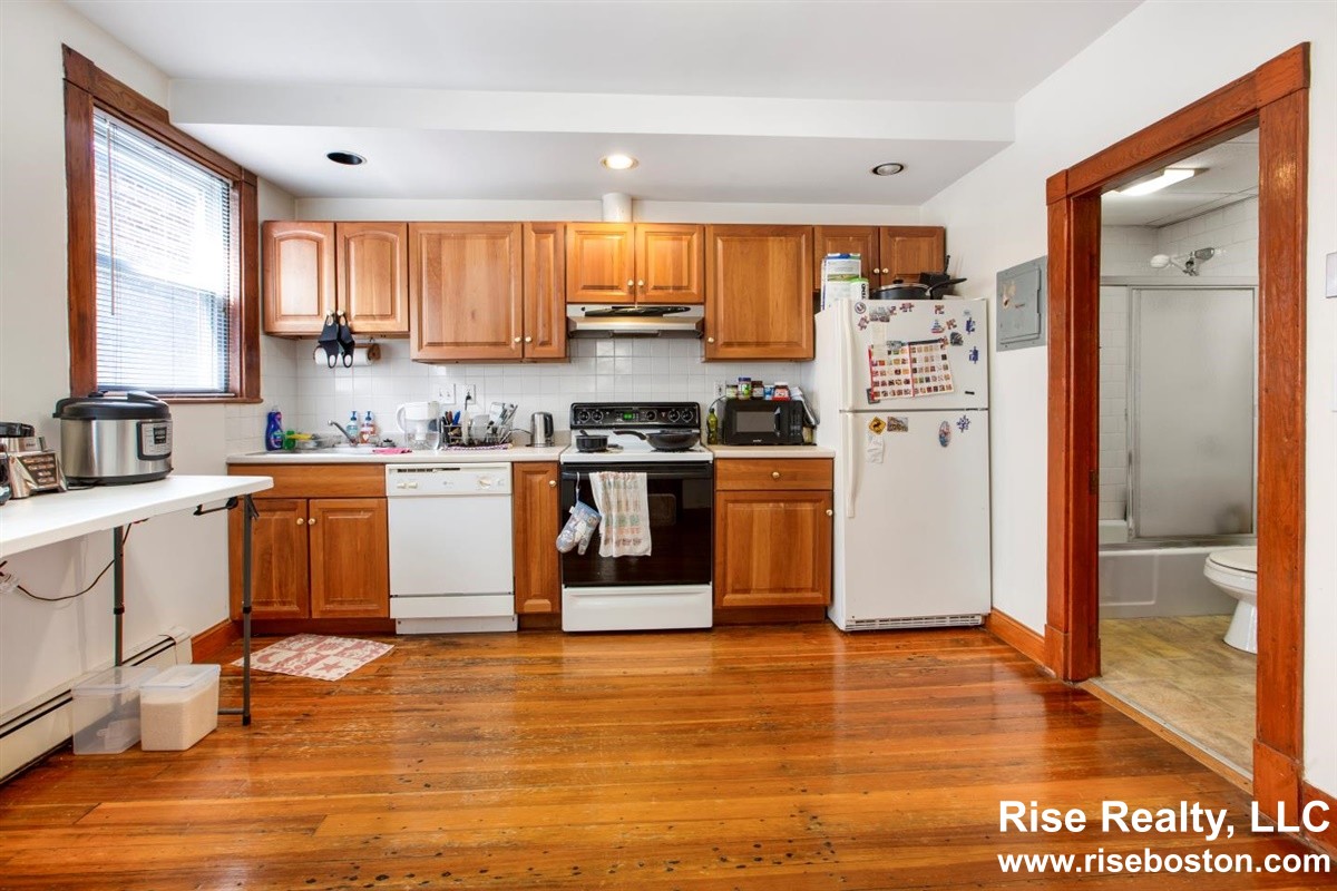 2 bed, 1 bath apartment for rent at 9 Magazine St Unit D2, Cambridge — photo 14 of 26