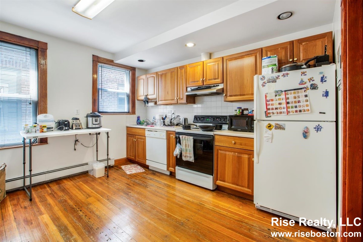 2 bed, 1 bath apartment for rent at 9 Magazine St Unit D2, Cambridge — photo 13 of 26