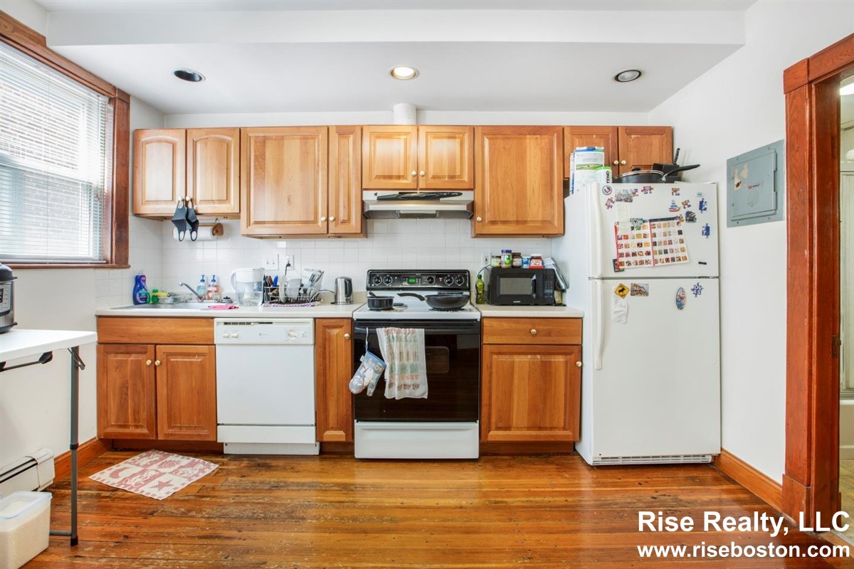 2 bed, 1 bath apartment for rent at 9 Magazine St Unit D2, Cambridge — photo 18 of 26