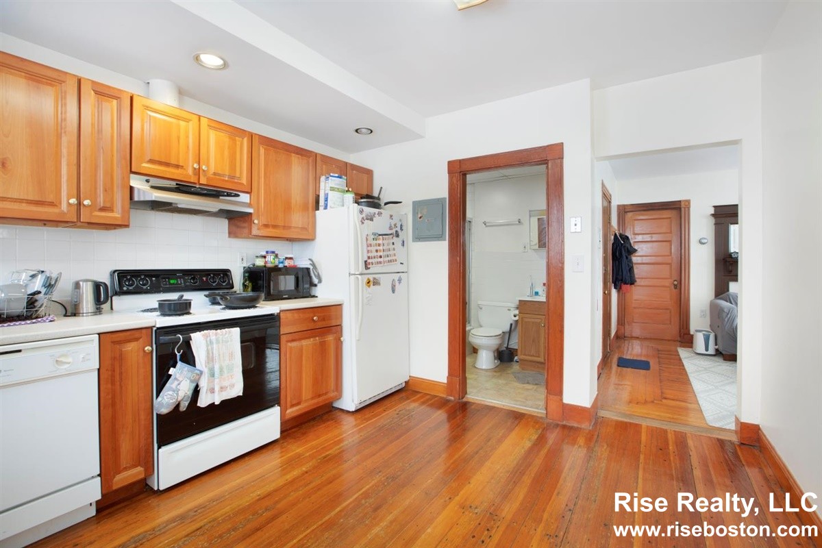 2 bed, 1 bath apartment for rent at 9 Magazine St Unit D2, Cambridge — photo 16 of 26