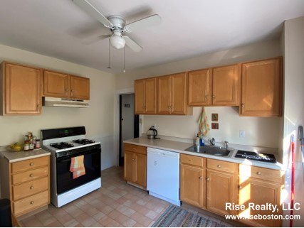 3 bed, 1 bath apartment for rent at 7 Richard Ave Unit 1, North Cambridge — photo 8 of 10