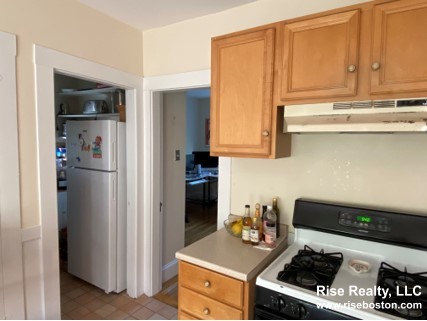 3 bed, 1 bath apartment for rent at 7 Richard Ave Unit 1, North Cambridge — photo 7 of 10