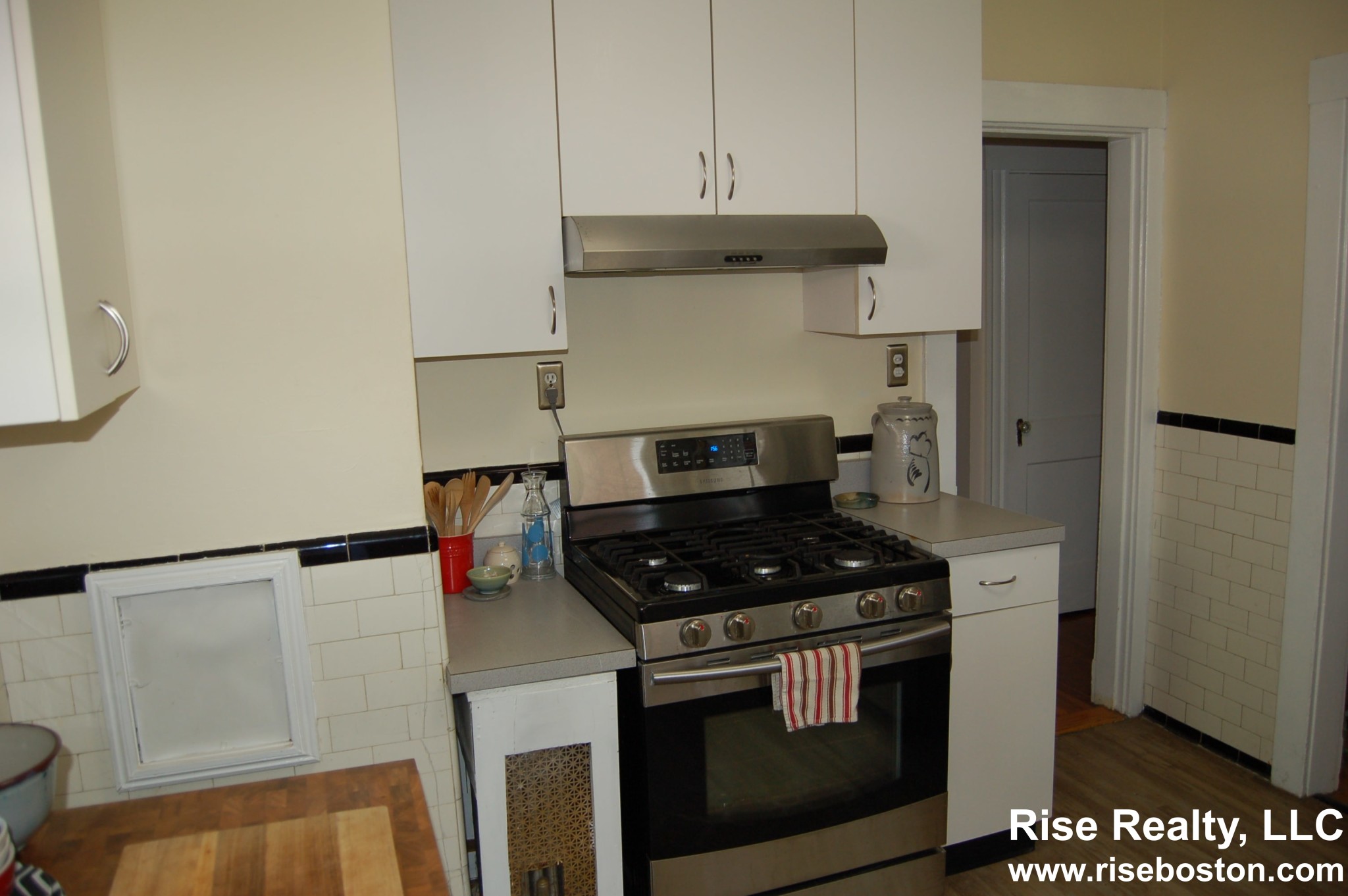 3 bed, 1 bath apartment for rent at 85 Westbourne, Brookline — photo 3 of 14