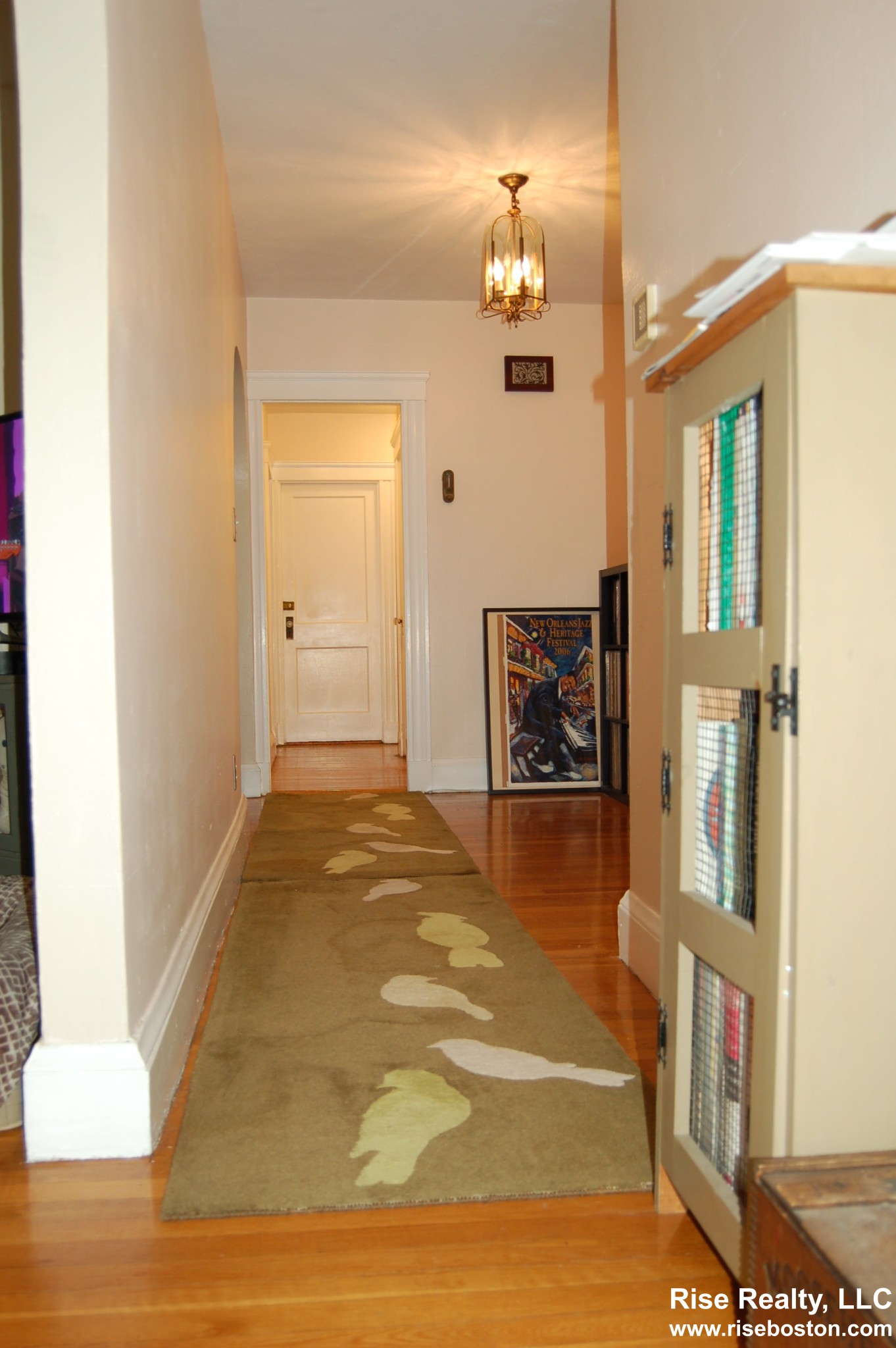 3 bed, 1 bath apartment for rent at 85 Westbourne, Brookline — photo 13 of 14