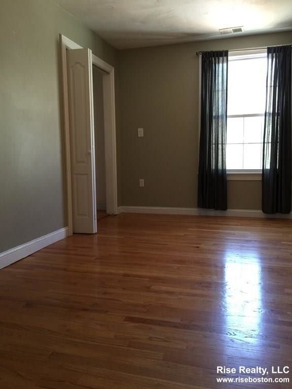 4 bed, 2 bath apartment for rent at 4 Lorenzo Unit 2, Dorchester — photo 9 of 20