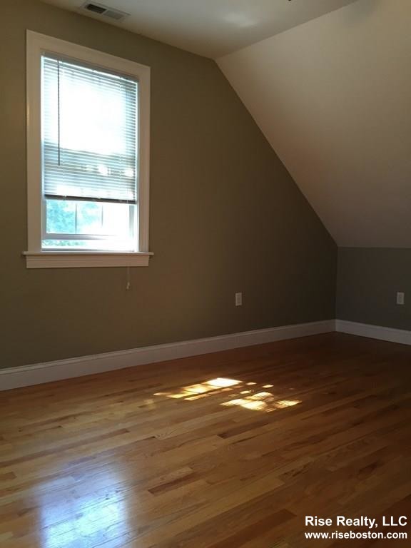 4 bed, 2 bath apartment for rent at 4 Lorenzo Unit 2, Dorchester — photo 15 of 20