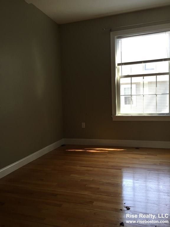 4 bed, 2 bath apartment for rent at 4 Lorenzo Unit 2, Dorchester — photo 14 of 20