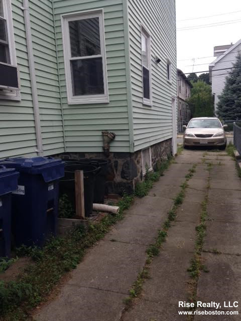 3 bed, 1 bath apartment for rent at 47 Claymoss Rd Unit 2, Brighton — photo 3 of 18