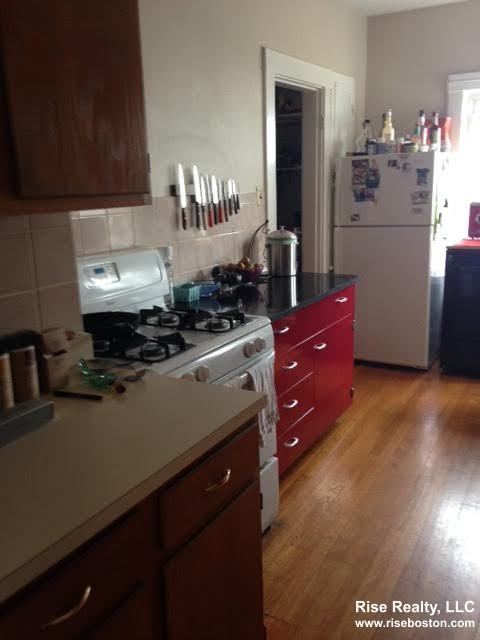3 bed, 1 bath apartment for rent at 47 Claymoss Rd Unit 2, Brighton — photo 12 of 18