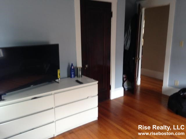 3 bed, 1 bath apartment for rent at 47 Claymoss Rd Unit 2, Brighton — photo 14 of 18