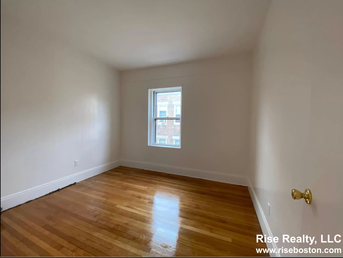 2 bed, 1 bath apartment for rent at 1307 Commonwealth Ave Unit 16, Brighton — photo 4 of 5