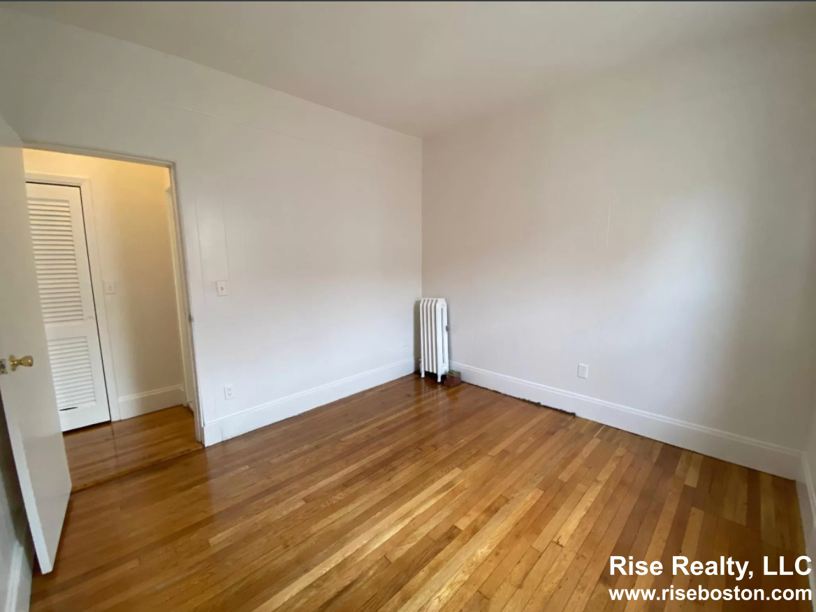 2 bed, 1 bath apartment for rent at 1307 Commonwealth Ave Unit 16, Brighton — photo 2 of 5