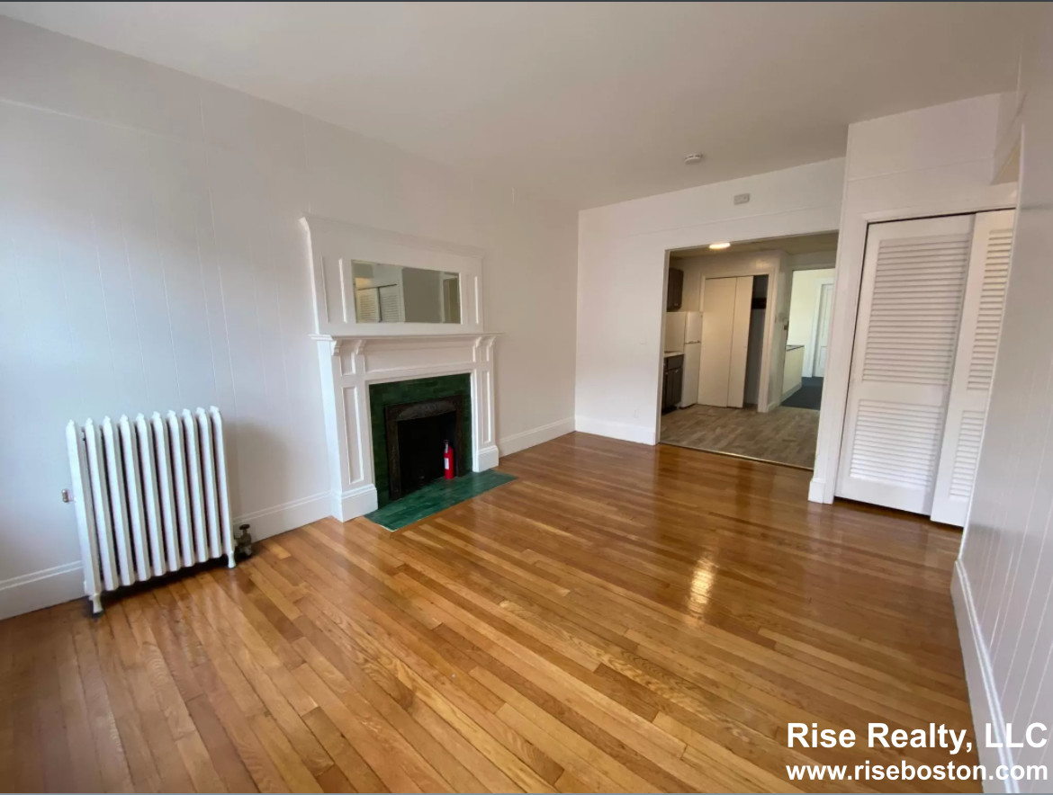 2 bed, 1 bath apartment for rent at 1307 Commonwealth Ave Unit 16, Brighton — photo 3 of 5