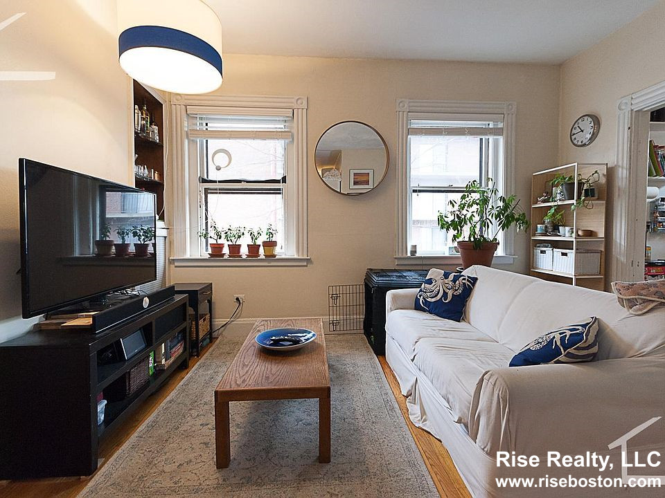 1 bed, 1 bath apartment for rent at 119 Park St Unit 9, Brookline