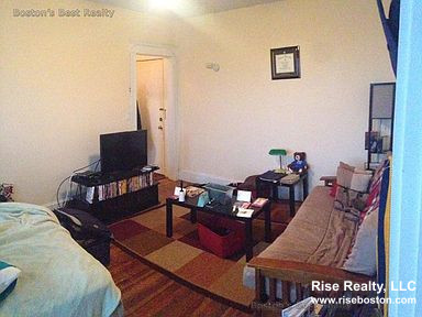 Studio bed, 1 bath apartment for rent at 1607 Commonwealth Ave Unit 35, Brighton — photo 3 of 4