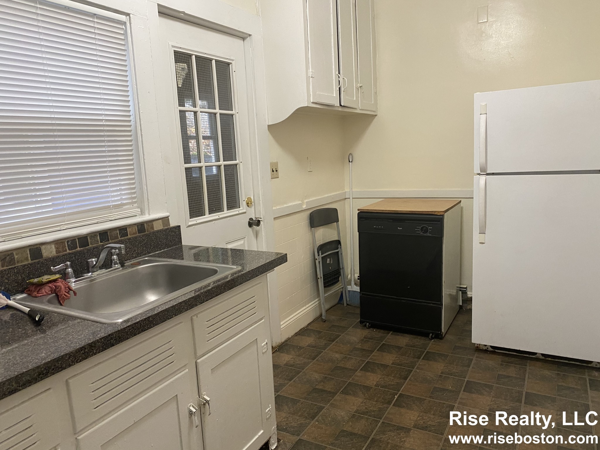 3 bed, 1 bath apartment for rent at 17 Kinross St Unit 1, Brighton — photo 14 of 21