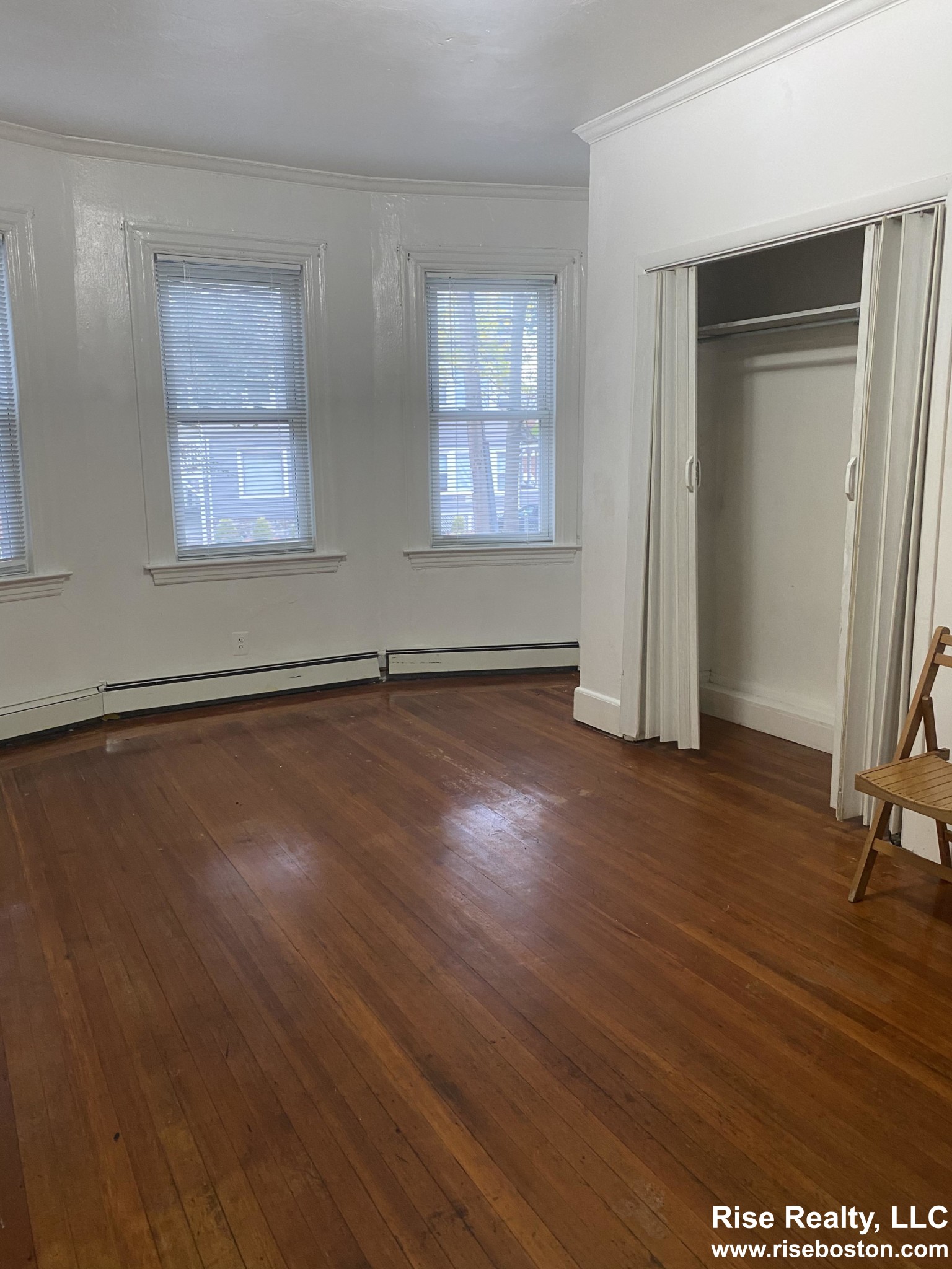 3 bed, 1 bath apartment for rent at 17 Kinross St Unit 1, Brighton — photo 2 of 21