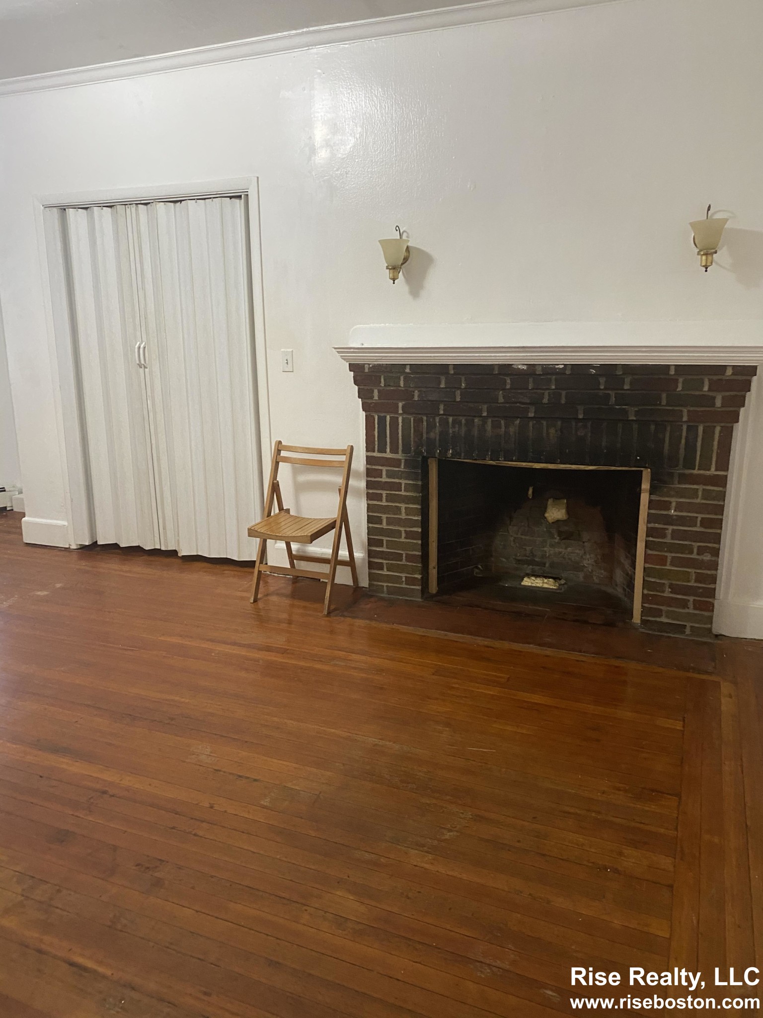 3 bed, 1 bath apartment for rent at 17 Kinross St Unit 1, Brighton