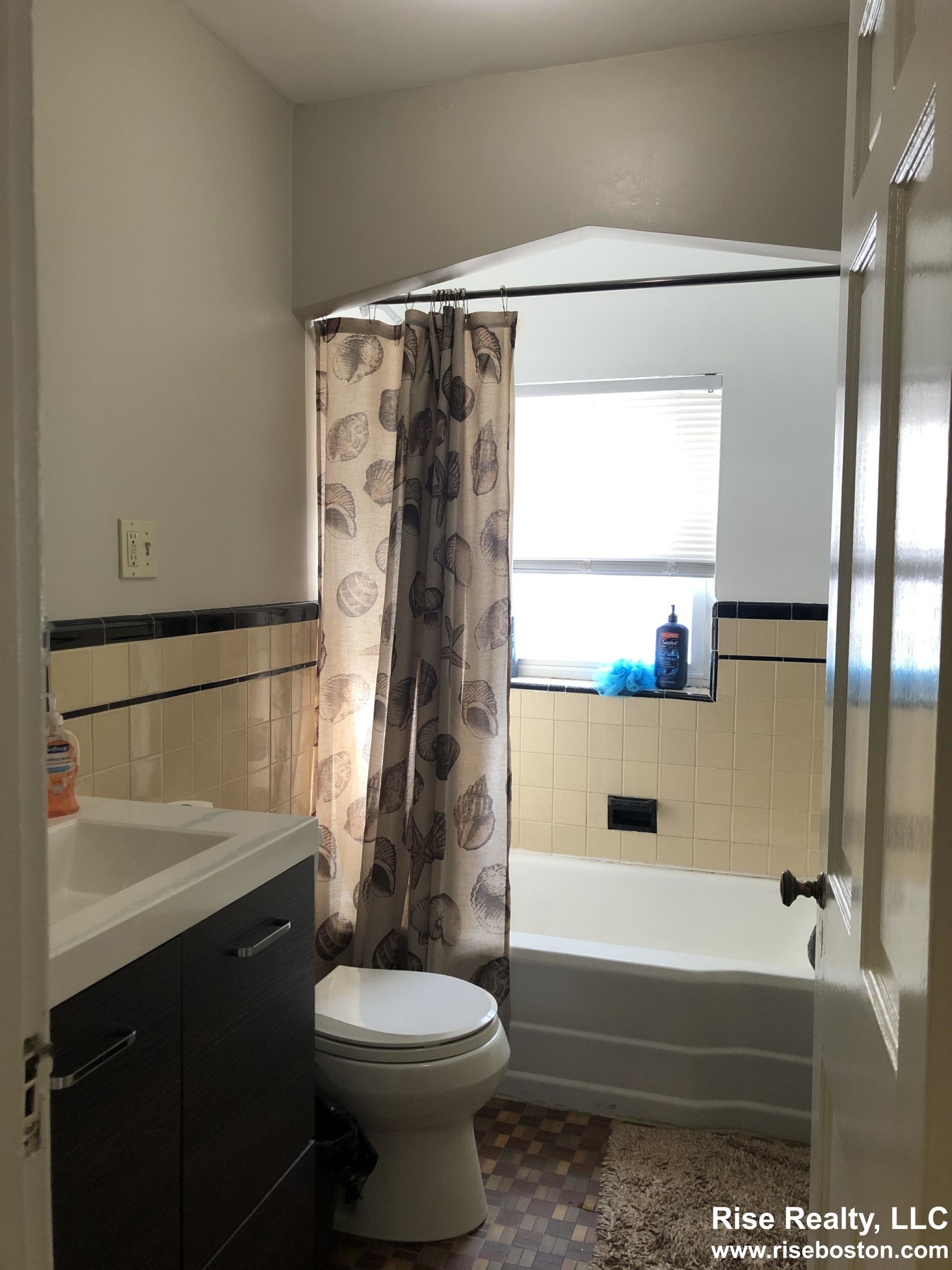 3 bed, 2 bath apartment for rent at 91 Undine Rd, Brighton — photo 14 of 26