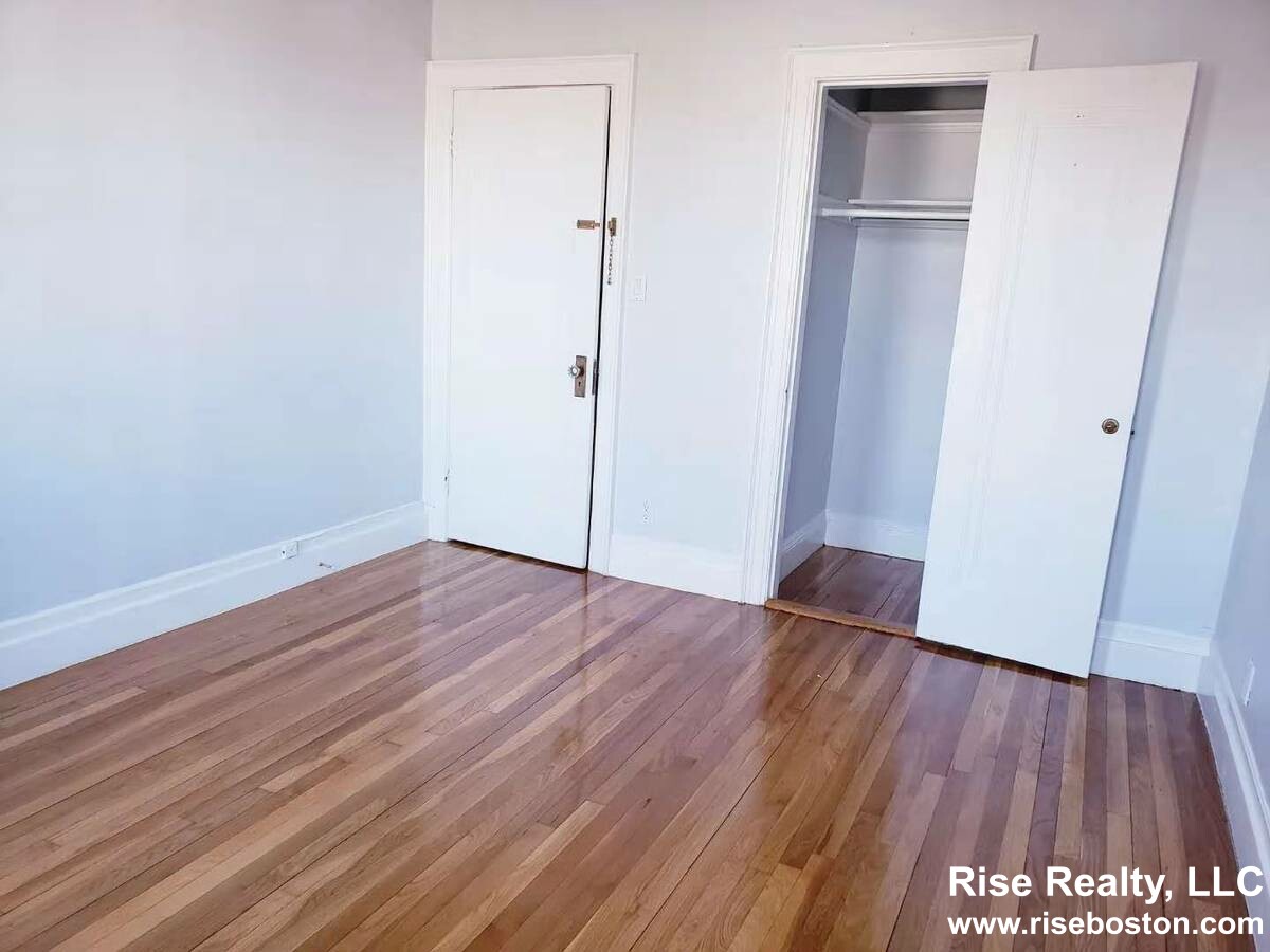 249 Chestnut Hill Ave, Brighton