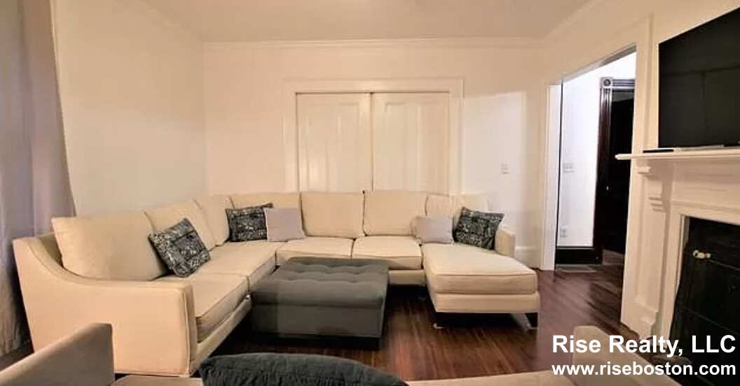 18 Holton St, Allston