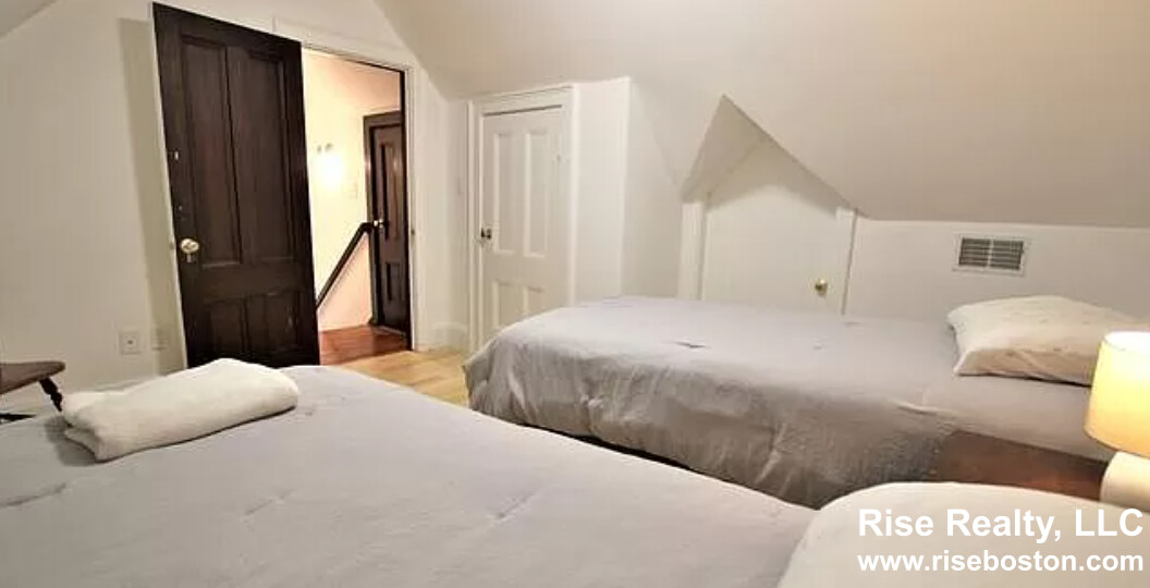 18 Holton St, Allston