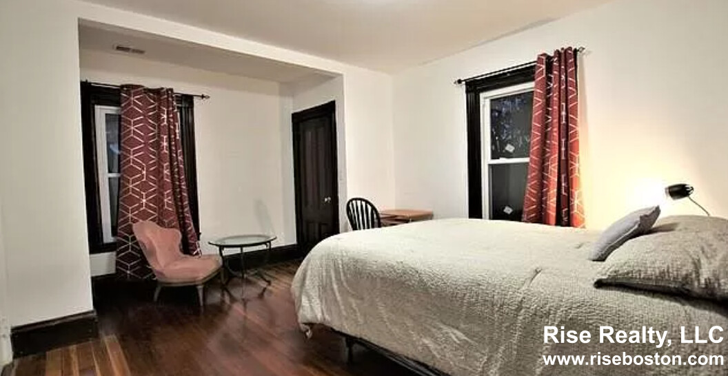 18 Holton St, Allston