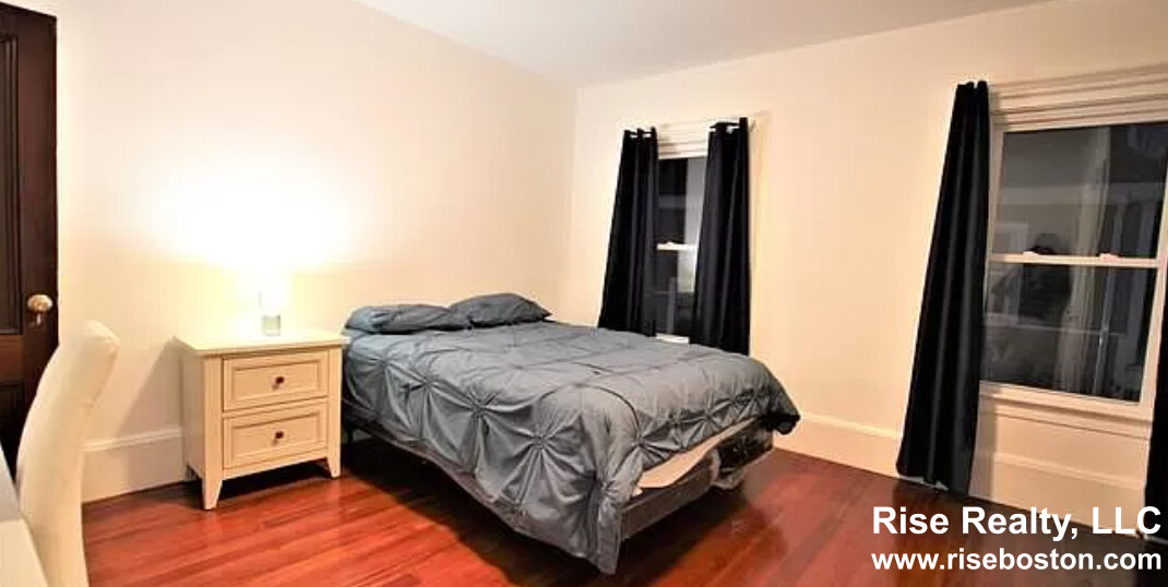 18 Holton St, Allston