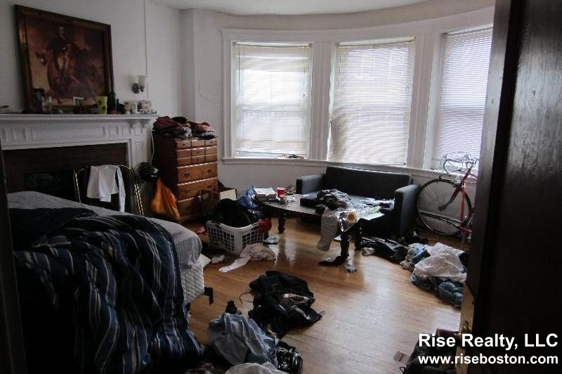 4 bed, 1 bath apartment for rent at 47 Strathmore Rd Unit 2, Brighton
