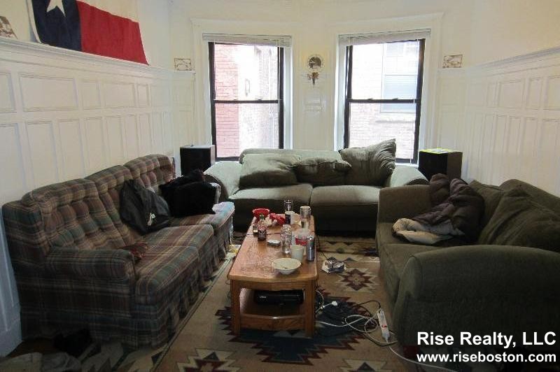 4 bed, 1 bath apartment for rent at 47 Strathmore Rd Unit 2, Brighton — photo 2 of 8