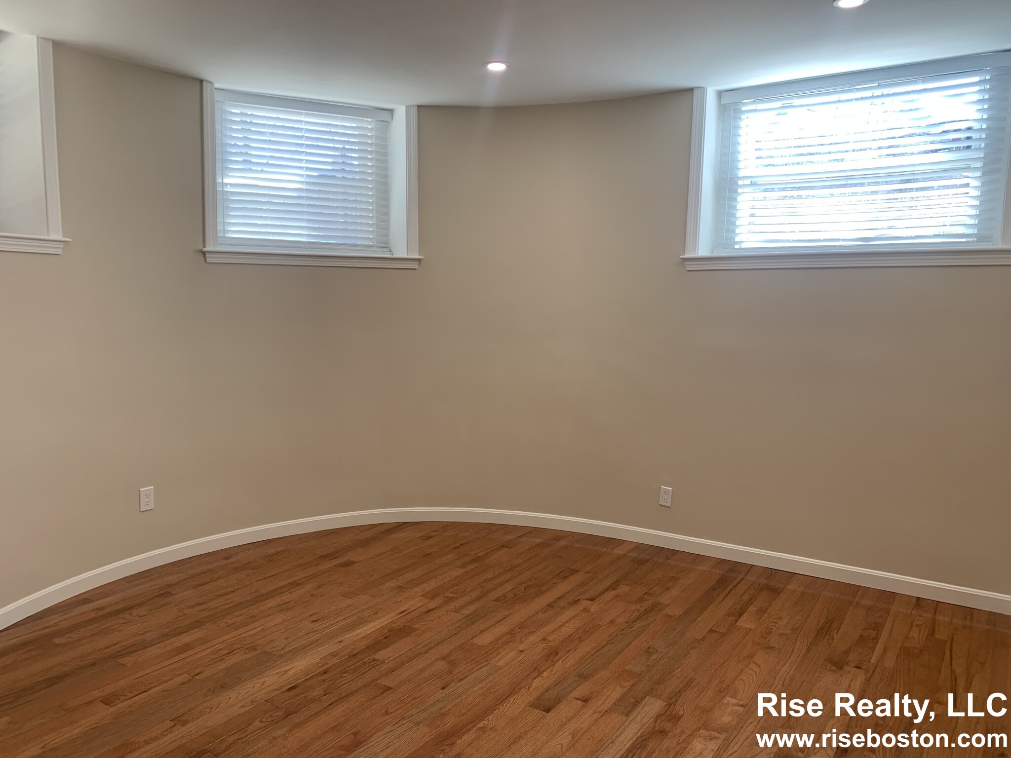 1874 Beacon St, Washington Square