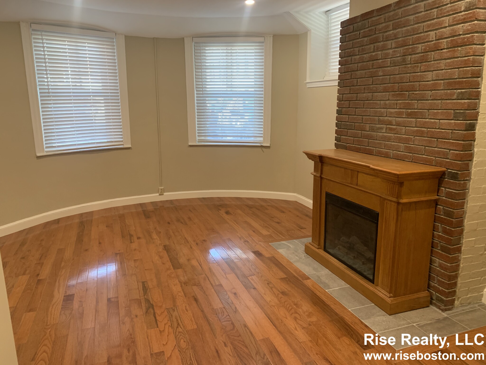 1874 Beacon St, Washington Square