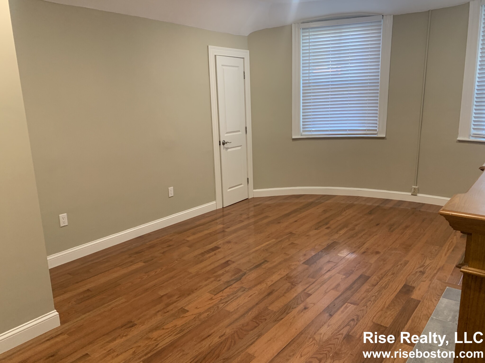 1874 Beacon St, Washington Square