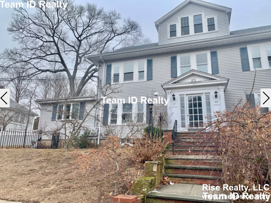 27 Crosby Rd, Newton