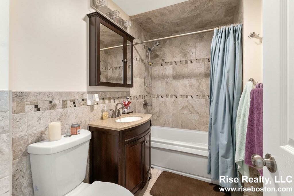 3 bed, 1 bath apartment for rent at 55 Easton Unit 2, Allston — photo 8 of 16
