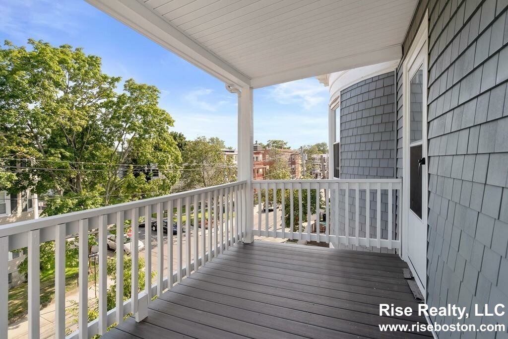 3 bed, 1 bath apartment for rent at 55 Easton Unit 2, Allston — photo 10 of 16