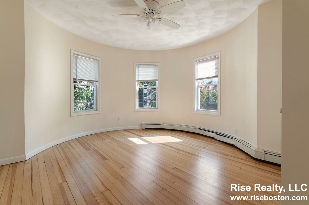 3 bed, 1 bath apartment for rent at 55 Easton Unit 2, Allston — photo 9 of 16