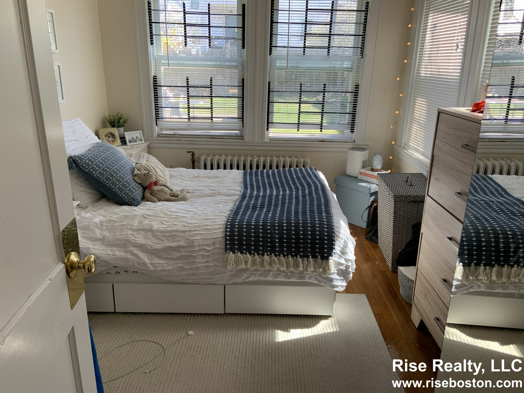 6 bed, 2.5 bath apartment for rent at 21 Gerald Rd Unit House, Brighton