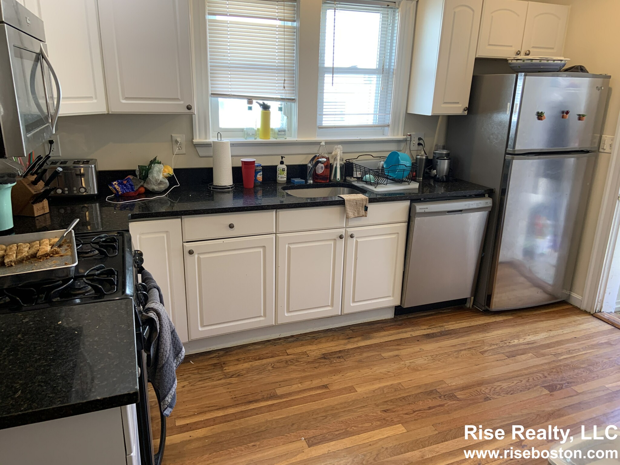 6 bed, 2.5 bath apartment for rent at 21 Gerald Rd Unit House, Brighton — photo 8 of 15