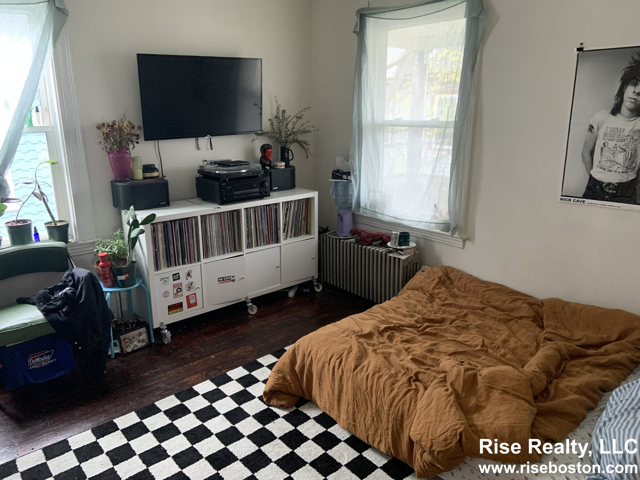 4 bed, 2 bath apartment for rent at 3 Appianway, Allston — photo 7 of 12