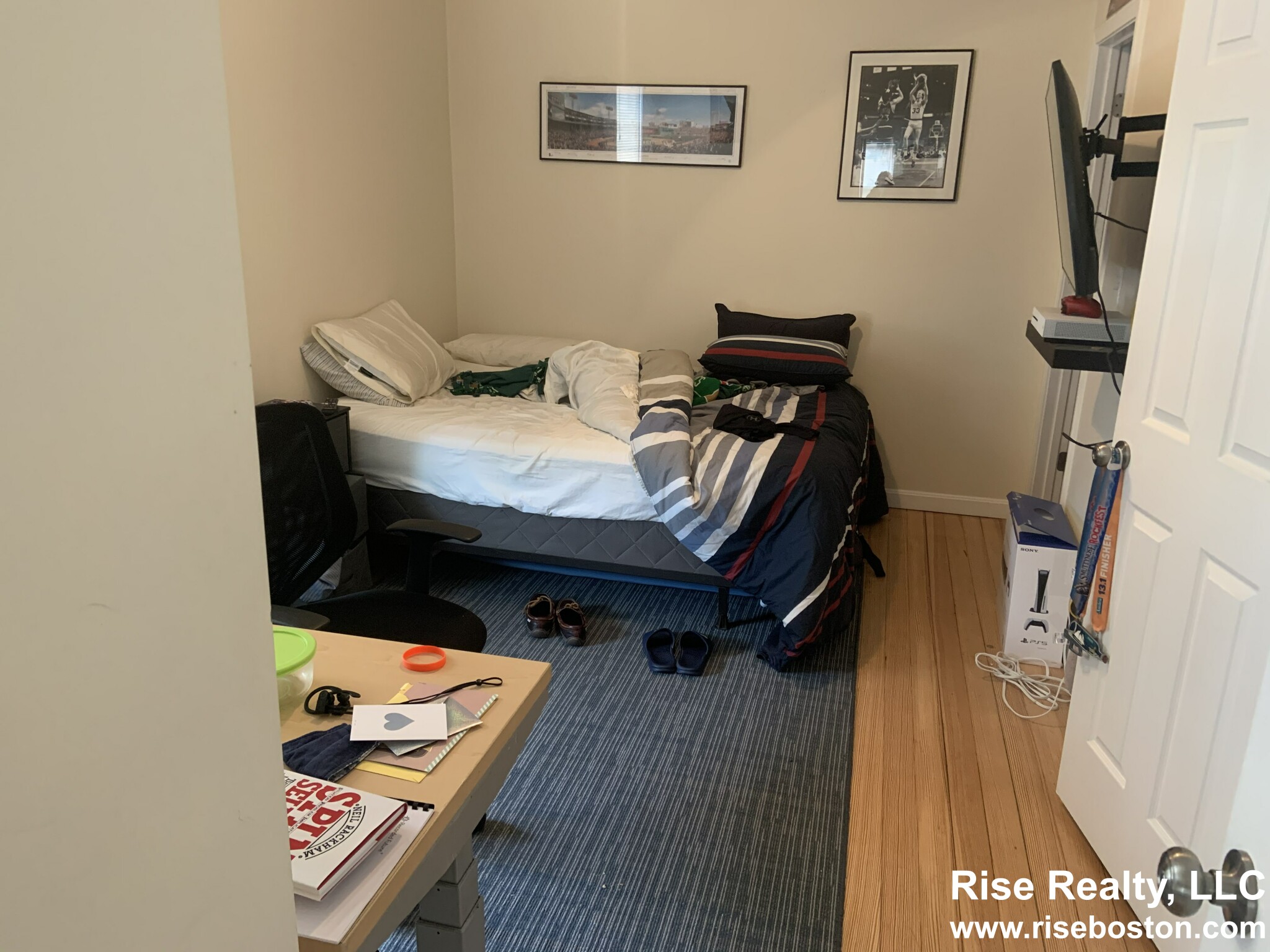 3 bed, 1 bath apartment for rent at 55 Easton Unit 2, Allston — photo 11 of 16