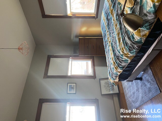 2 bed, 1 bath apartment for rent at 3 Dane St Unit 2, Somerville — photo 3 of 5