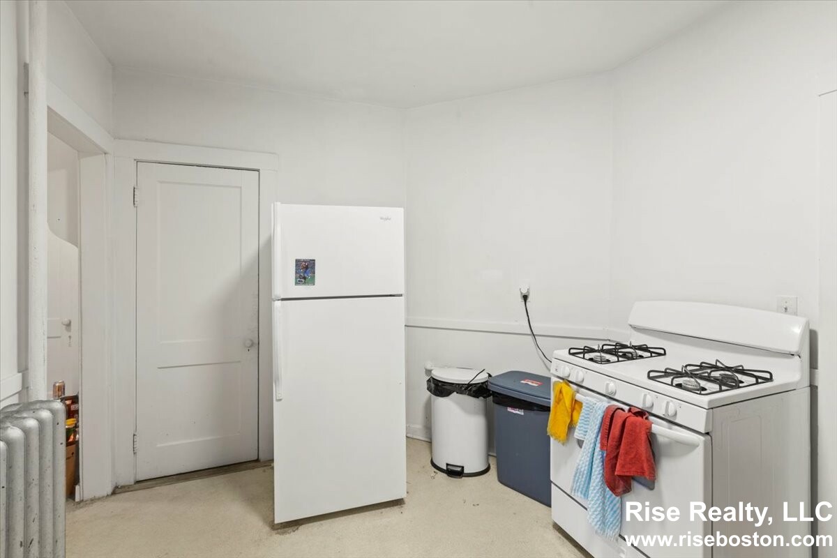 1462 Commonwealth Ave, Brighton